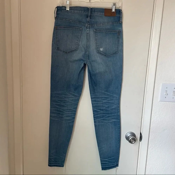 MADEWELL 9” High-Rise Skinny Jeans: Torn-Knee Edition Size 28 - Picture 3 of 11